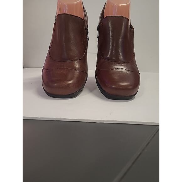 Clarks Bendables Ankle Boots 11M Casual Zip Bootie Brown Leather Heels Buckle - Picture 6 of 13